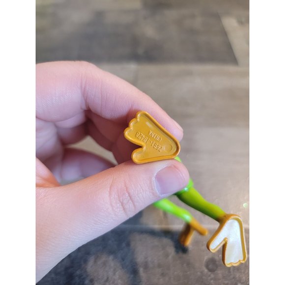 Rainforest Cafe green tree frog mascot toy figure - Picture 3 of 4